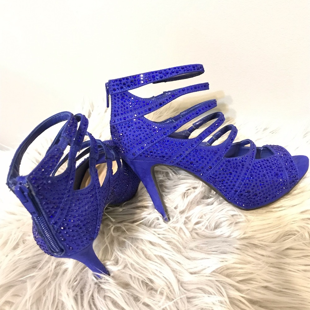 Blue Gianni Bini heels
